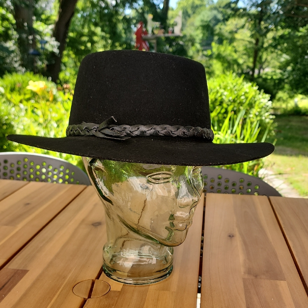Rockmount Ranch Wear Black Wide Brim Hat with Braided Band. Wool. Size 7 1/4